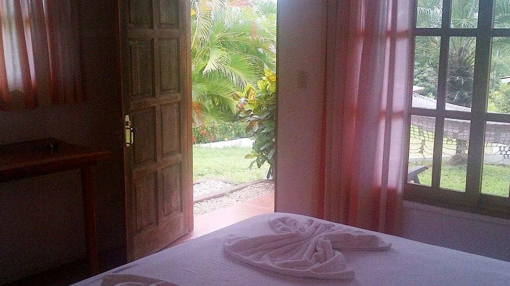 Hotel Three Monkeys Montezuma Room photo