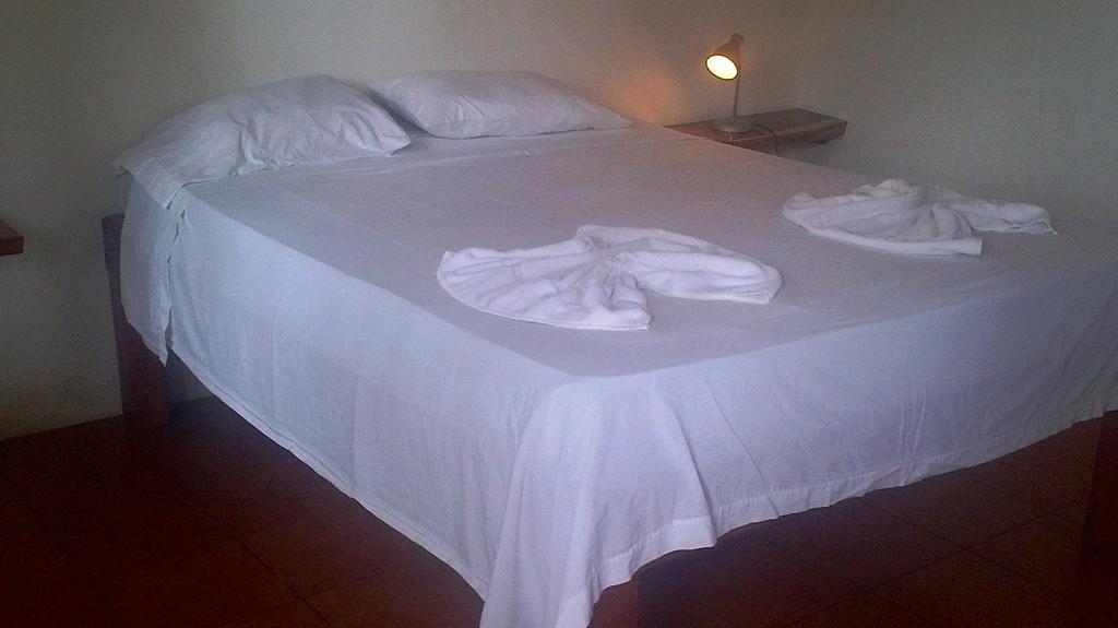 Hotel Three Monkeys Montezuma Room photo