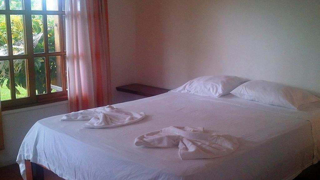 Hotel Three Monkeys Montezuma Room photo